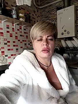 Snapshot of MilkySky chatting on 11/30/25, 03:21 MilkySky online show from 11/30/25, 03:21