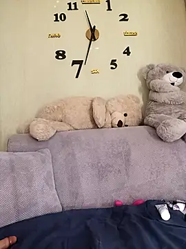 Snapshot of MilkySky chatting on 12/17/25, 09:32 MilkySky online show from 12/17/25, 09:32