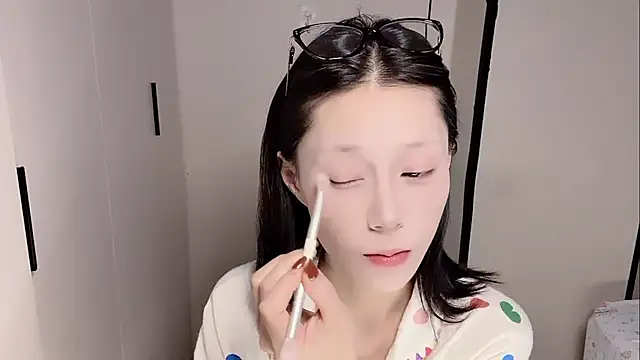 yuyu-33 online show from 11/17/25, 12:38