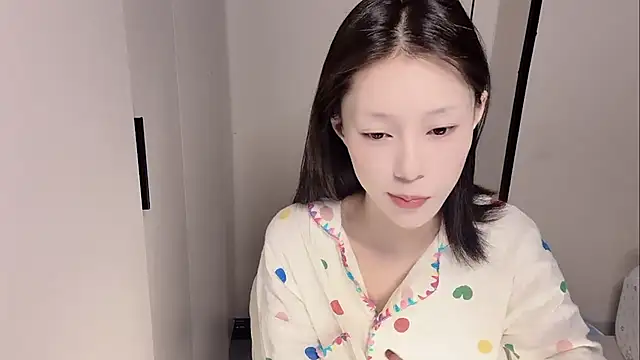 yuyu-33 online show from 11/24/25, 01:38