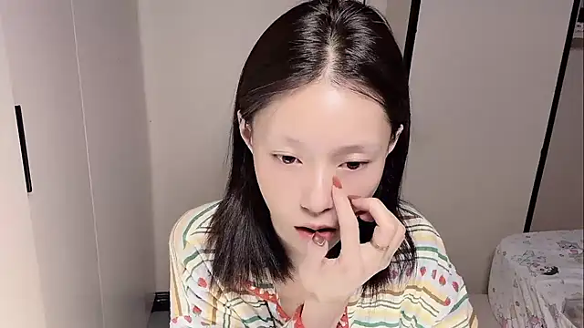 yuyu-33 online show from 11/28/25, 01:41