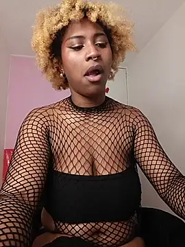 EvonyFoxxx online show from 05/08/26, 10:59