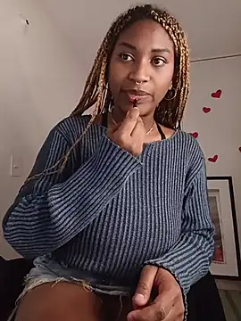 Snapshot of EvonyFoxxx chatting on 07/04/26, 02:40 EvonyFoxxx online show from 07/04/26, 02:40