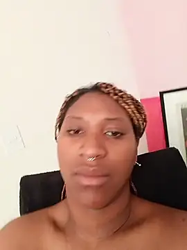 Snapshot of EvonyFoxxx chatting on 07/19/26, 05:38 EvonyFoxxx online show from 07/19/26, 05:38