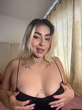 Elina Hills online show from 03/06/26, 03:41