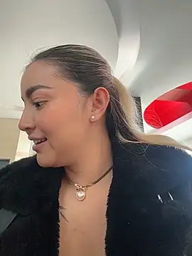 Elina Hills online show from 03/19/26, 06:56