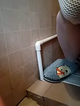 Snapshot of Drizzle-Rian chatting on 12/17/25, 11:00 Drizzle-Rian online show from 12/17/25, 11:00