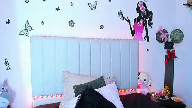 melani ferraraa  online show from 02/24/26, 03:48