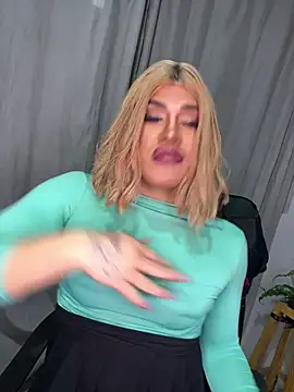 melani ferraraa  online show from 07/04/26, 10:16