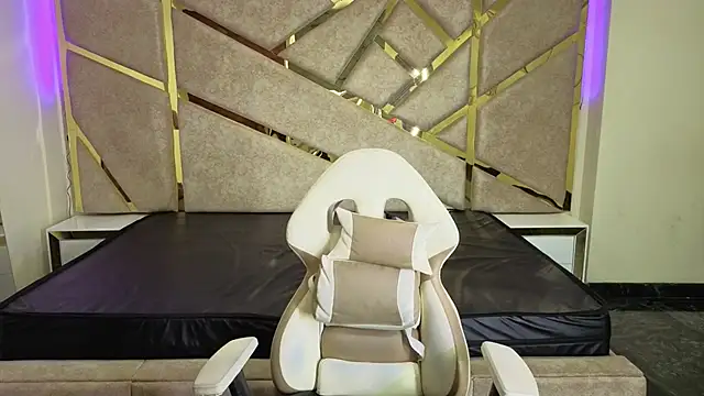 Frrreyaa online show from 11/14/25, 02:32