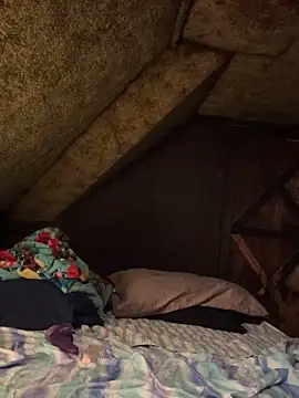 Snapshot of bizzylizzy112 chatting on 11/04/25, 06:01 bizzylizzy112 online show from 11/04/25, 06:01