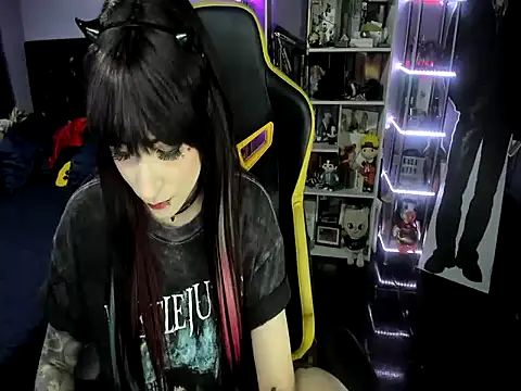 Yummy dark online show from 11/14/25, 07:07