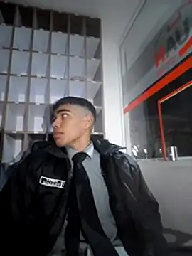 Snapshot of sweet_dirty_boy chatting on 11/07/25, 07:30 sweet dirty boy online show from 11/07/25, 07:30