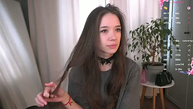 tinyanie online show from 02/06/26, 06:07