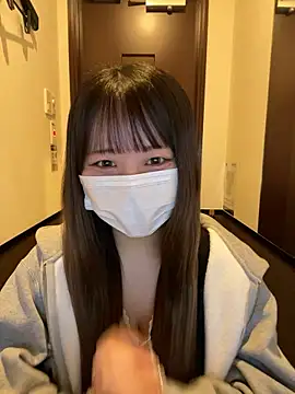 Snapshot of emiri_da_nyan chatting on 11/03/25, 04:25 emiri da nyan online show from 11/03/25, 04:25