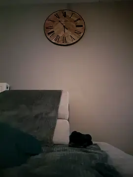 Snapshot of Girlysensuelle chatting on 11/21/25, 08:13 Girlysensuelle online show from 11/21/25, 08:13