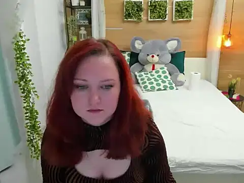 Snapshot of OhLadyPlease chatting on 11/26/25, 08:04 OhLadyPlease online show from 11/26/25, 08:04