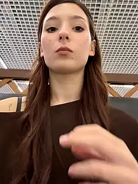 Snapshot of LilluKatten chatting on 11/06/25, 10:05 LilluKatten online show from 11/06/25, 10:05