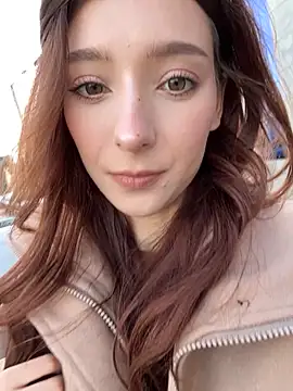 Snapshot of LilluKatten chatting on 11/21/25, 10:25 LilluKatten online show from 11/21/25, 10:25