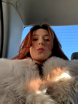 Snapshot of LilluKatten chatting on 12/16/25, 09:36 LilluKatten online show from 12/16/25, 09:36