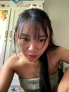 Snapshot of Amino-Suca chatting on 11/07/25, 05:18 Amino-Suca online show from 11/07/25, 05:18