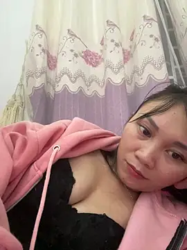 Snapshot of Amino-Suca chatting on 11/22/25, 03:33 Amino-Suca online show from 11/22/25, 03:33