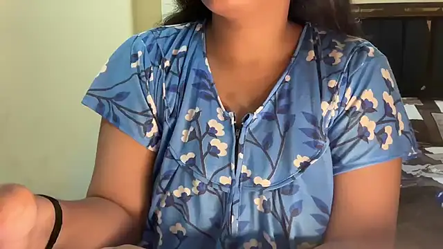 Snapshot of Shilpa_7 chatting on 06/07/26, 04:22 Shilpa 7 online show from 06/07/26, 04:22