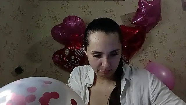 Snapshot of VoulezVous_Angel chatting on 02/13/26, 04:19 VoulezVous Angel online show from 02/13/26, 04:19