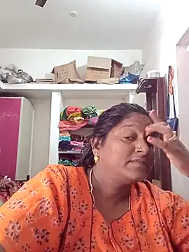 Snapshot of suganthi143 chatting on 11/14/25, 06:45 suganthi143 online show from 11/14/25, 06:45