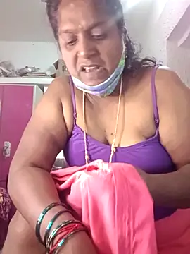 Snapshot of suganthi143 chatting on 11/29/25, 05:21 suganthi143 online show from 11/29/25, 05:21