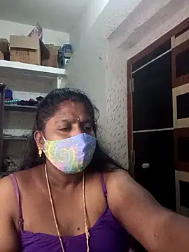 Snapshot of suganthi143 chatting on 11/29/25, 06:55 suganthi143 online show from 11/29/25, 06:55