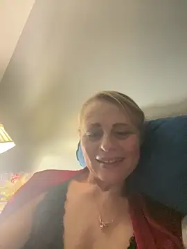 Snapshot of ToriLove777 chatting on 11/16/25, 08:20 ToriLove777 online show from 11/16/25, 08:20