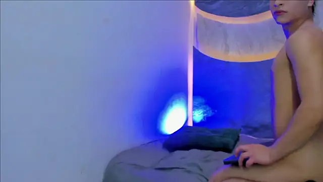 Snapshot of Hot_guys_sex3_ chatting on 10/31/25, 04:52 Hot guys sex3  online show from 10/31/25, 04:52