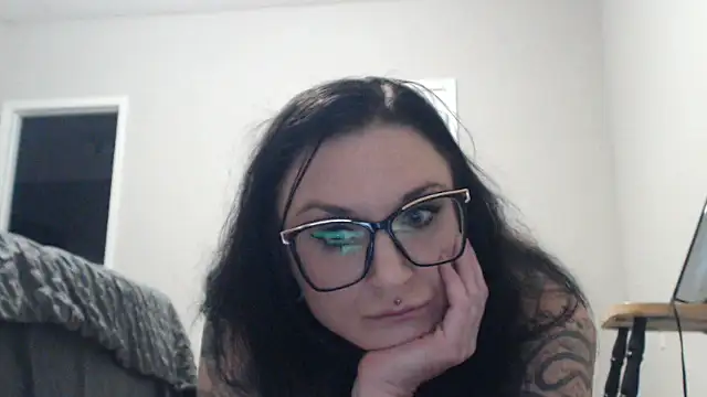 Holyplastic online show from 11/25/25, 02:11