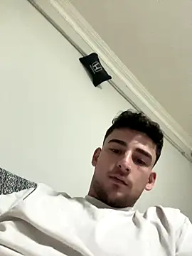 yasinesra757  online show from 01/05/26, 10:13