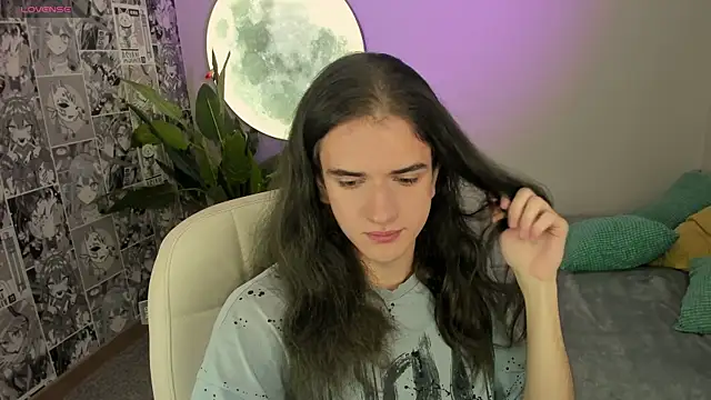 Snapshot of Harvey_Hair chatting on 11/27/25, 02:41 Harvey Hair online show from 11/27/25, 02:41