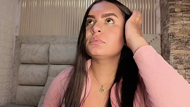 amarahanks1 online show from 11/28/25, 05:04