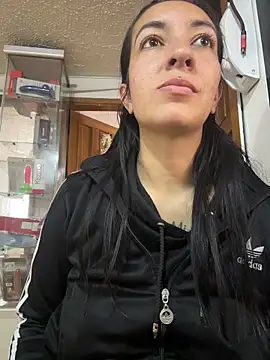 Snapshot of Salome_Marck chatting on 11/15/25, 02:13 Salome Marck online show from 11/15/25, 02:13