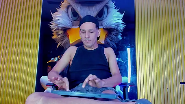 Snapshot of noah_deluxe chatting on 10/30/25, 03:35 noah deluxe online show from 10/30/25, 03:35