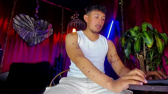 Snapshot of x_heros_x chatting on 11/01/25, 03:14 x heros x online show from 11/01/25, 03:14