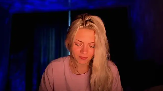 Snapshot of alisaoceaneeyes chatting on 11/03/25, 01:12 alisaoceaneeyes online show from 11/03/25, 01:12