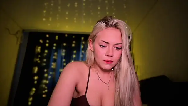 Snapshot of alisaoceaneeyes chatting on 11/11/25, 12:27 alisaoceaneeyes online show from 11/11/25, 12:27