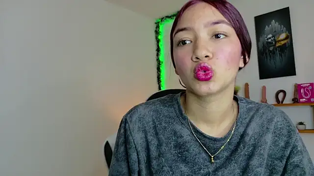 Snapshot of valeria_aragon1107 chatting on 01/06/26, 06:22 valeria aragon1107 online show from 01/06/26, 06:22