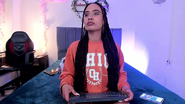 Lucerop  online show from 04/10/26, 03:23