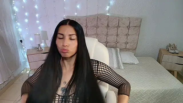 Snapshot of iriina_hotbusty chatting on 11/18/25, 10:36 iriina hotbusty online show from 11/18/25, 10:36