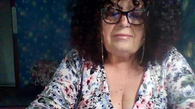 Snapshot of Milaniya606 chatting on 11/21/25, 01:43 Milaniya606 online show from 11/21/25, 01:43