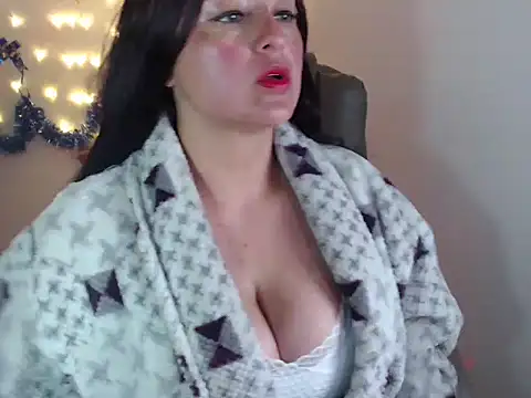 Snapshot of kristelltender1 chatting on 12/21/25, 01:24 kristelltender1 online show from 12/21/25, 01:24