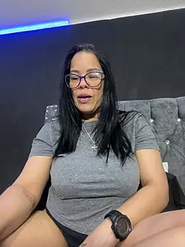 Snapshot of sofia_lopez70 chatting on 06/16/26, 01:14 sofia lopez70 online show from 06/16/26, 01:14