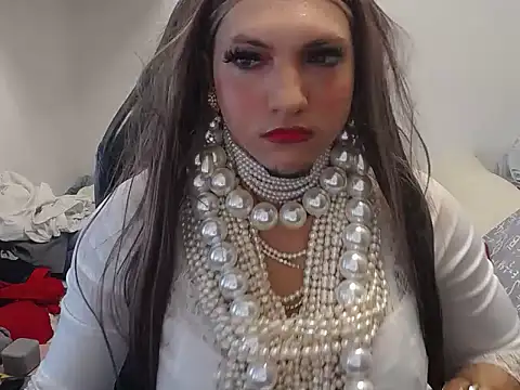VanesaCrossic online show from 06/16/26, 10:18