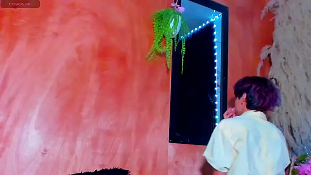 Leo Glow online show from 02/23/26, 07:33